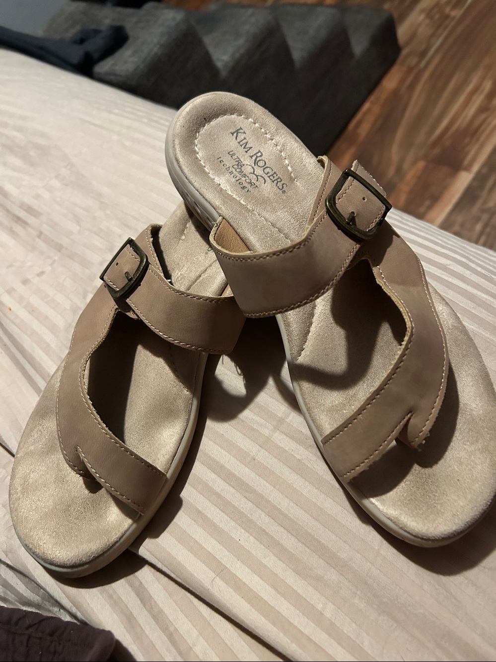 Sandals - Picture 3 of 3